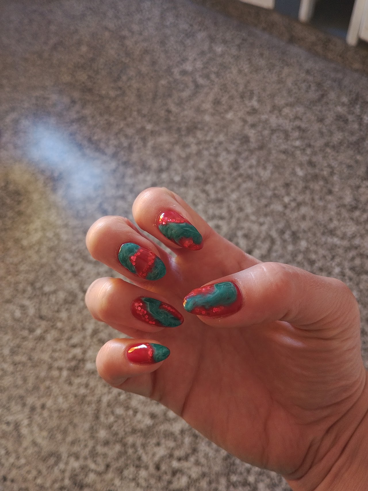 Diseño de uñas realizado en el estudio